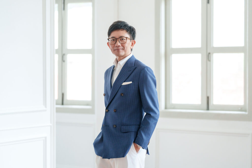 Leslie Chia